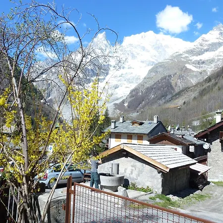 Trilocale Entreves Cir 117 * Courmayeur